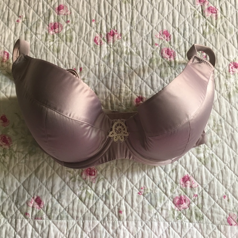 Like New!! Masquerade Brand Amira Bra